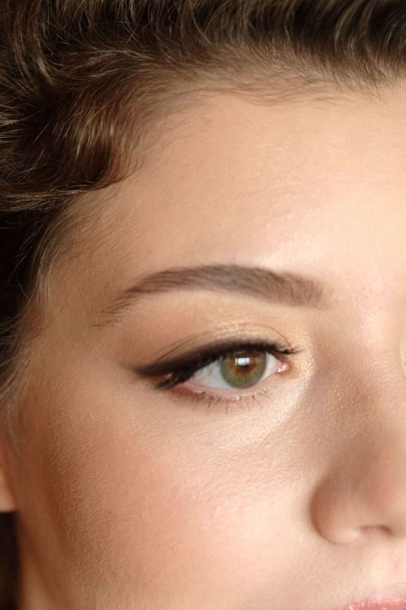 A light and simple cat eye